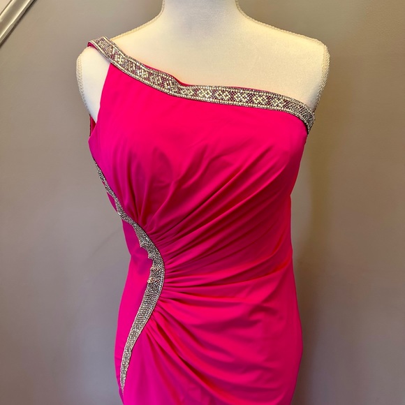 Ladivine by Cinderella Divine Prom Dress new with tags - Picture 2 of 9